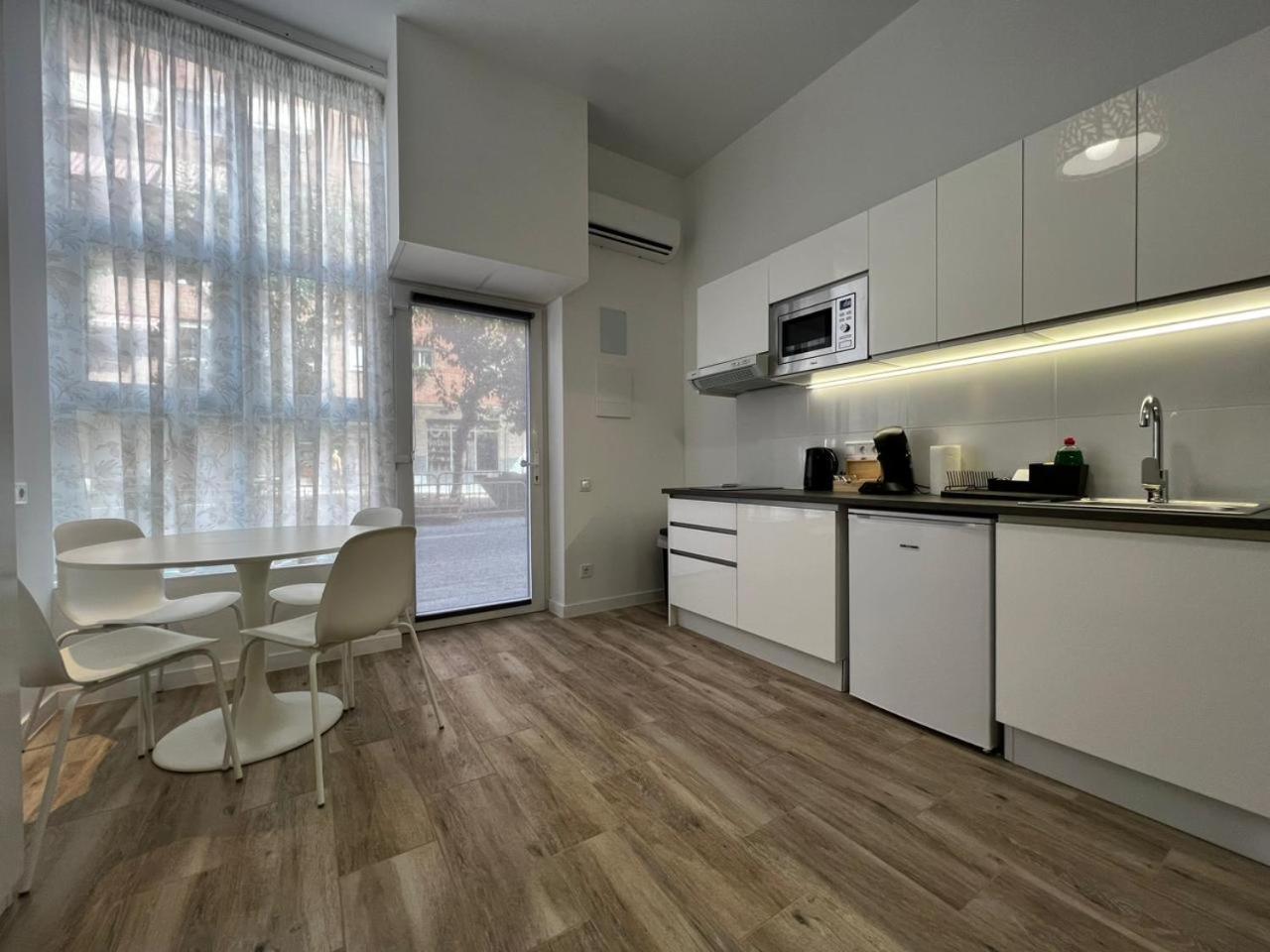 Rodrigues 15 Aparthotel Valencia Bagian luar foto